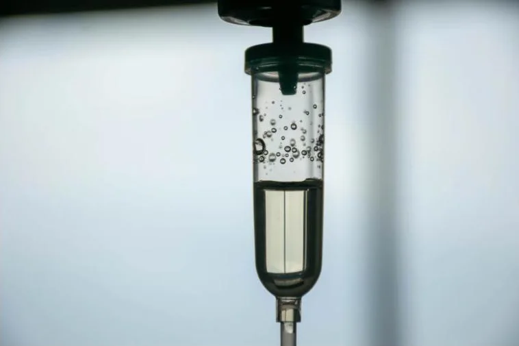 العلاج بالمحلول الوريدي (IV Drip Therapy)